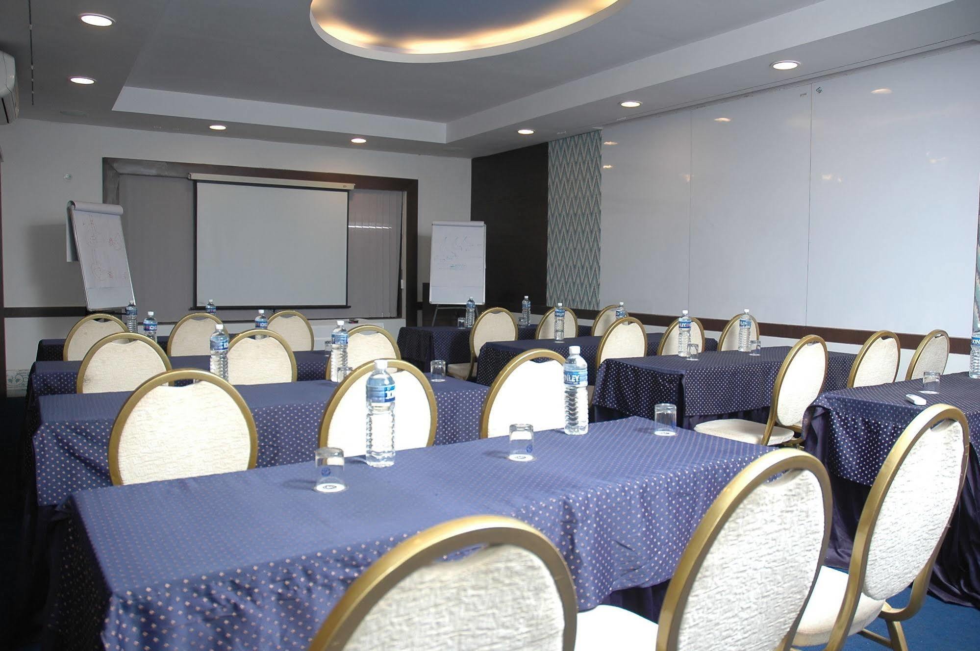 Istay Hotels Infantry Road Bengalúr Exteriér fotografie
